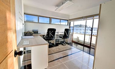 Oficina en barrio puerto, Valparaiso con vista al mar