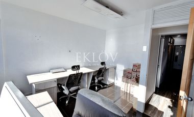 Oficina en barrio puerto, Valparaiso con vista al mar