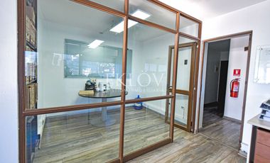 Oficina en barrio puerto, Valparaiso con vista al mar