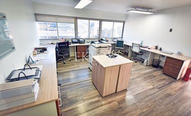 Oficina en barrio puerto, Valparaiso con vista al mar