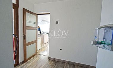 Oficina en barrio puerto, Valparaiso con vista al mar