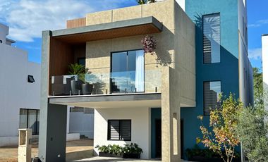CASA EN VENTA EN ALTARA RESIDENCIAL