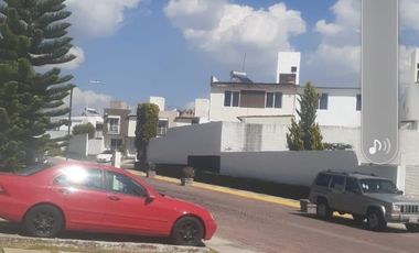 RENTA DE CASA EN PALMARES, CERCA DE ANTEA Y VIALIDADES, SEGURIDAD