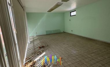 CASA EN RENTA EN LOMAS DE GUEVARA