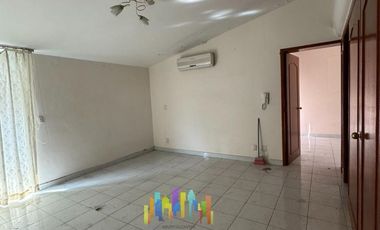 CASA EN RENTA EN LOMAS DE GUEVARA