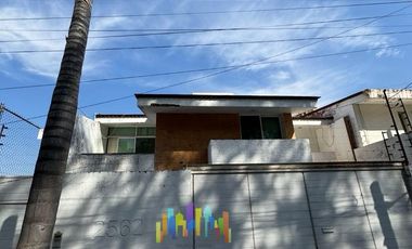 CASA EN RENTA EN LOMAS DE GUEVARA