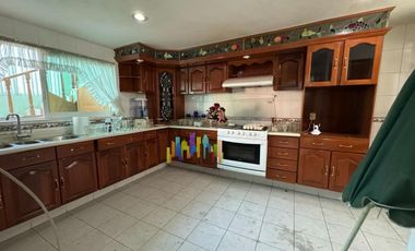 CASA EN RENTA EN LOMAS DE GUEVARA