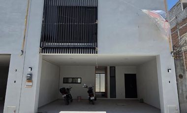 CASA EN VENTA EN FRACCIONAMIENTO EL DIAMANTE