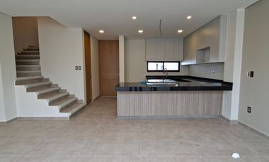 CASA EN VENTA EN FRACCIONAMIENTO EL DIAMANTE