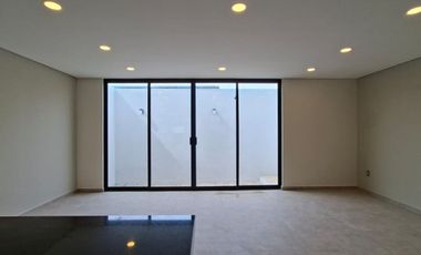 CASA EN VENTA EN FRACCIONAMIENTO EL DIAMANTE