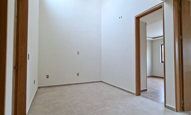 CASA EN VENTA EN FRACCIONAMIENTO EL DIAMANTE