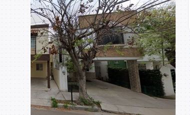 Casa Familiar en Venta Roble 1020, Alamedas, 67701 Linares, N.L/ Adjudicacion Bancaria