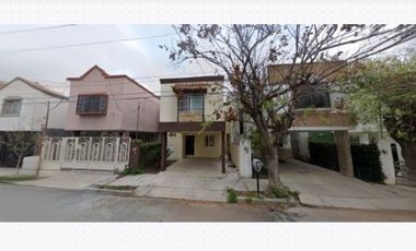 Casa Familiar en Venta Roble 1020, Alamedas, 67701 Linares, N.L/ Adjudicacion Bancaria