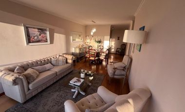 Departamento en barrio residencial