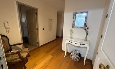 Departamento en barrio residencial