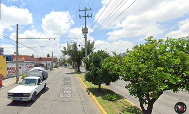 Casa ubicada en colonia Belisario Domínguez, Guadalajara Jalisco. Con 2 recamaras y 104m2. Muy cerca del Tianguis el Baratillo.