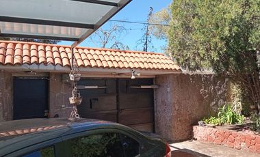 Casa con Amplio Terreno, Áreas Independientes y Equipamiento Integral para Vivir y Disfrutar