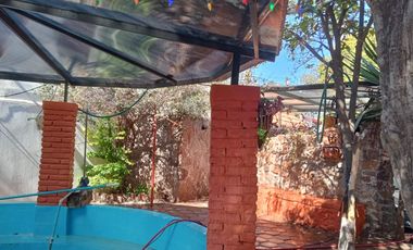 Casa con Amplio Terreno, Áreas Independientes y Equipamiento Integral para Vivir y Disfrutar