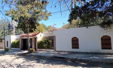 Casa con Amplio Terreno, Áreas Independientes y Equipamiento Integral para Vivir y Disfrutar