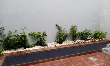 CASA DE DOS PISOS EN COLONIA LADRÓN DE GUEVARA