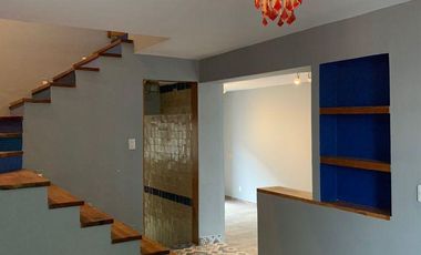 CASA DE DOS PISOS EN COLONIA LADRÓN DE GUEVARA