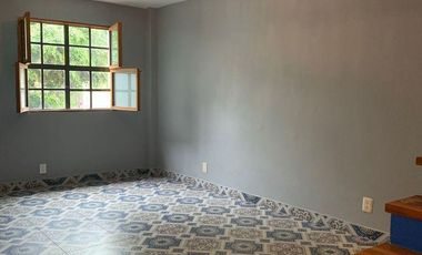 CASA DE DOS PISOS EN COLONIA LADRÓN DE GUEVARA