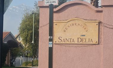 Casa 4 Dorm 3 Baños 3 Est. Residencia Sta Delia La Florida