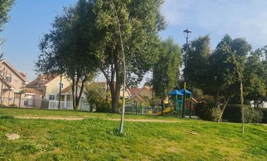 Casa 4 Dorm 3 Baños 3 Est. Residencia Sta Delia La Florida