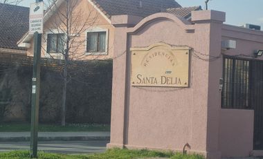 Casa 4 Dorm 3 Baños 3 Est. Residencia Sta Delia La Florida