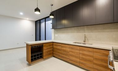 ✨ Vive como siempre soñaste en una casa que lo tiene todo Con 4 amplias recámaras, roof garden y acabados premium, esta joya está dentro de un coto pr