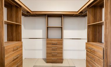 ✨ Vive como siempre soñaste en una casa que lo tiene todo Con 4 amplias recámaras, roof garden y acabados premium, esta joya está dentro de un coto pr