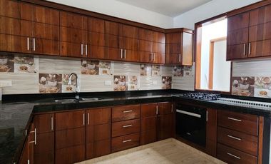 SE ALQUILA HERMOSA CASA DE UN PISO BARRIO ENTRE RIOS