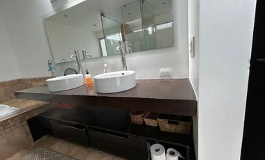 CASA TOTALMENTE AMUEBLADA