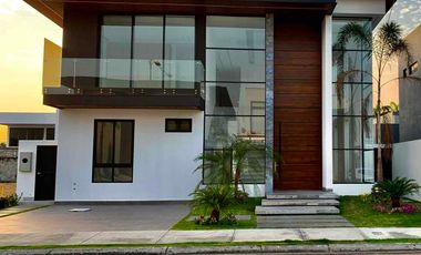 VENDO O ALQUILO CASA POR ESTRENAR EN ISLA MOCOLÍ