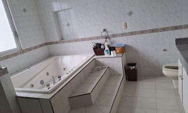 CASA MUY CENTRICA Y AMENA