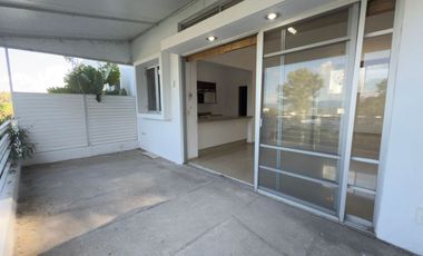CASA EN ESQUINA EN ACANTILADO SAN ISIDRO