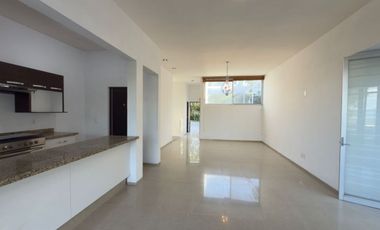 CASA EN ESQUINA EN ACANTILADO SAN ISIDRO