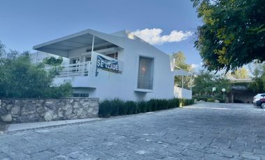 CASA EN ESQUINA EN ACANTILADO SAN ISIDRO