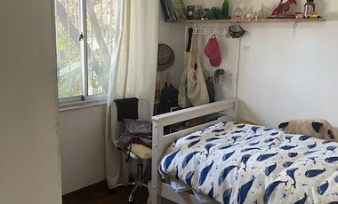 Las Condes, casa 4 D. 2 B, jardín, estacionamiento.