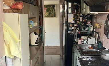 Las Condes, casa 4 D. 2 B, jardín, estacionamiento.