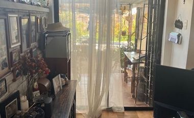 Las Condes, casa 4 D. 2 B, jardín, estacionamiento.