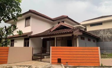 Rumah Hook masuk Komplek, 500 meter ke Jalan Raya Pos Pengumben, minimal 2 tahun
