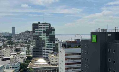 SE ALQUILA SUITE AMOBLADA DE DOS AMBIENTES EN CENTRO DE GUAYAQUIL, AVENIDA MALECÓN, EDIFICIO TORRES DEL RIO