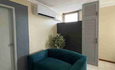 SE ALQUILA SUITE AMOBLADA DE DOS AMBIENTES EN CENTRO DE GUAYAQUIL, AVENIDA MALECÓN, EDIFICIO TORRES DEL RIO