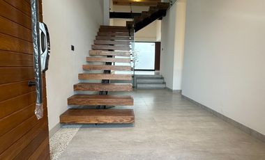 Casa con gran diseño y espacios en Zibatá