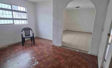 Casa para oficinas en renta sobre avenida  Panorama