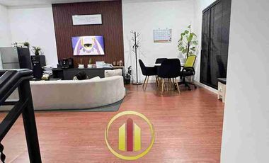 Rumah Modern di Kawasan Komersil Sayap Riau Bandung