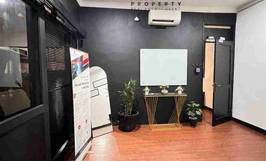 Rumah Modern di Kawasan Komersil Sayap Riau Bandung