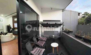 Rumah Modern di Kawasan Komersil Sayap Riau Bandung