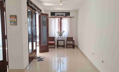 Rumah disewakan di Menteng Dalam 70 jt/thn